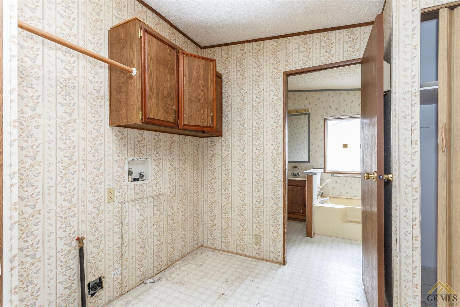 9207 Apache Dr, Weldon, CA 93283 photo 7