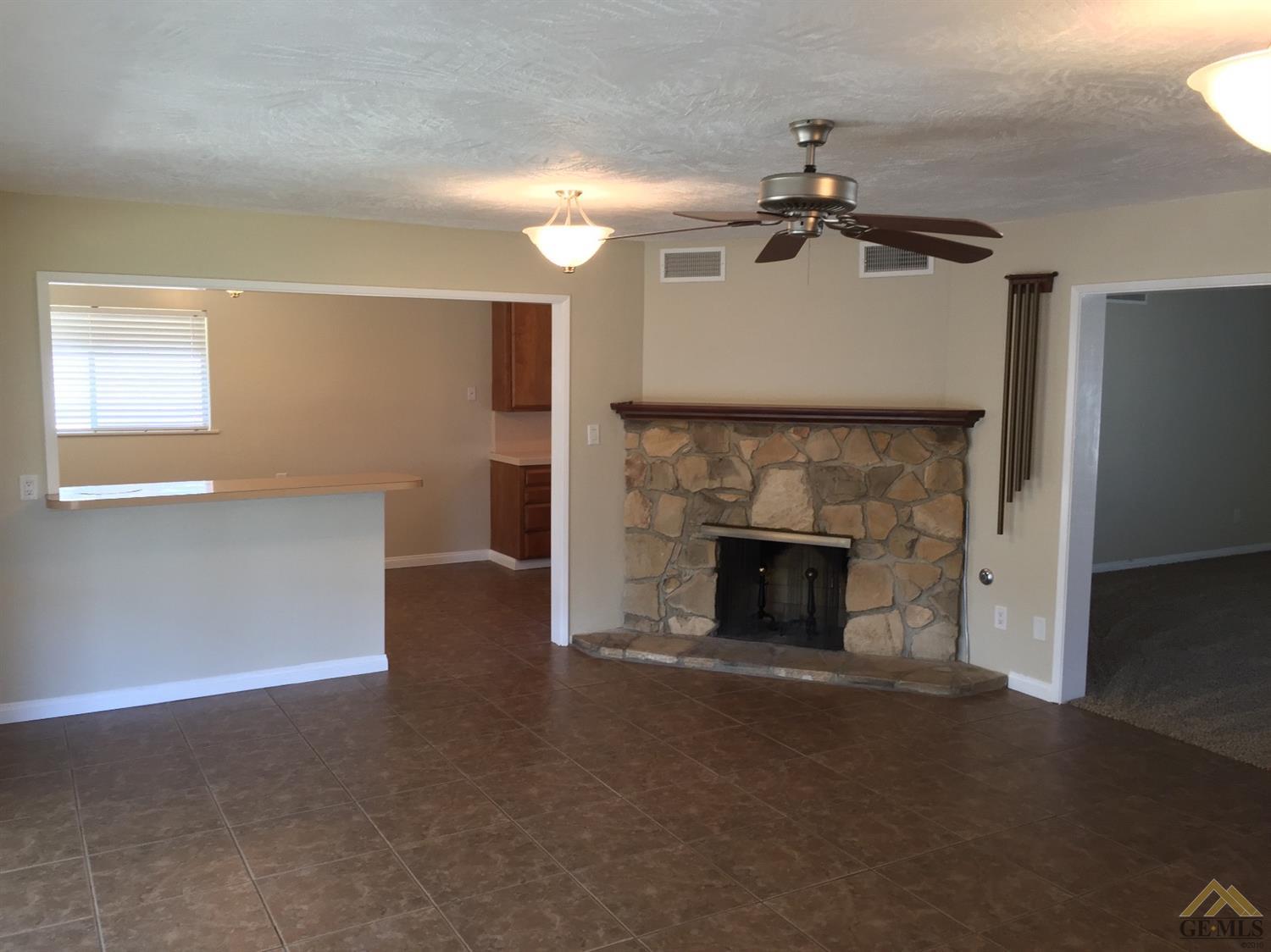 421 Stokes Ln, Taft, CA 93268 photo 9