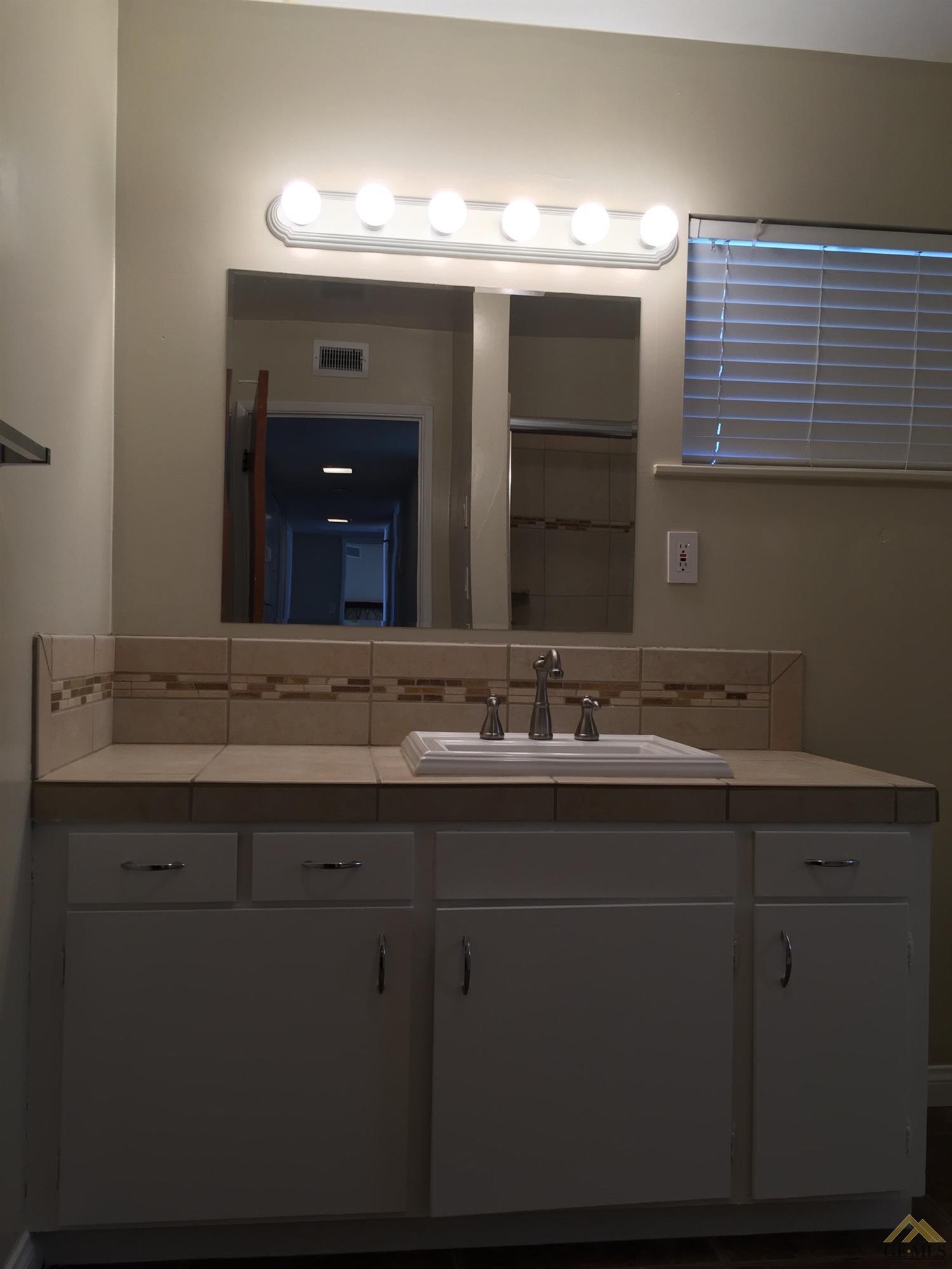 421 Stokes Ln, Taft, CA 93268 photo 32