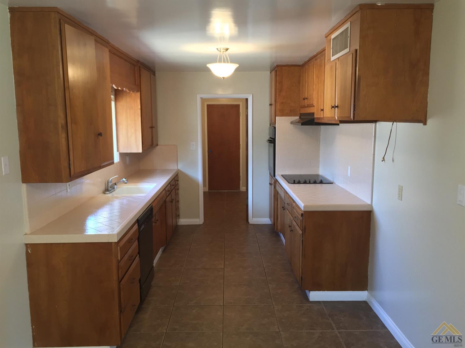 421 Stokes Ln, Taft, CA 93268 photo 14