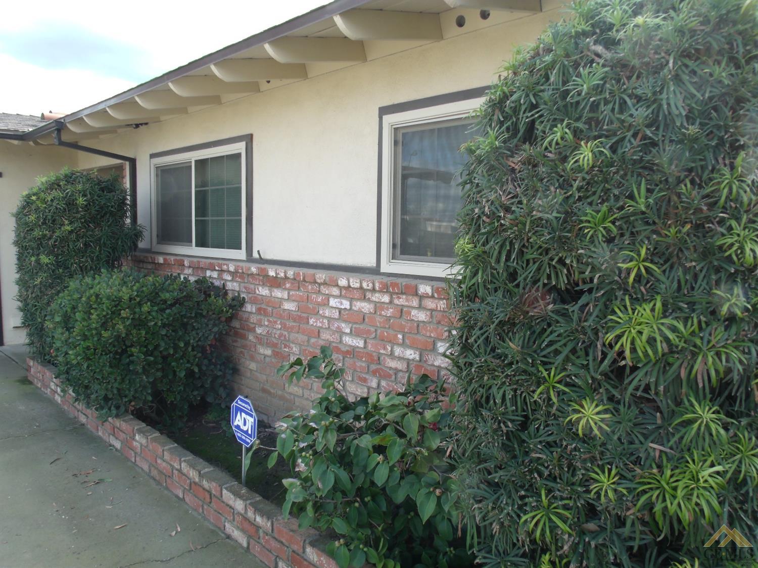 2417 7th St, Wasco, CA 93280 photo 4