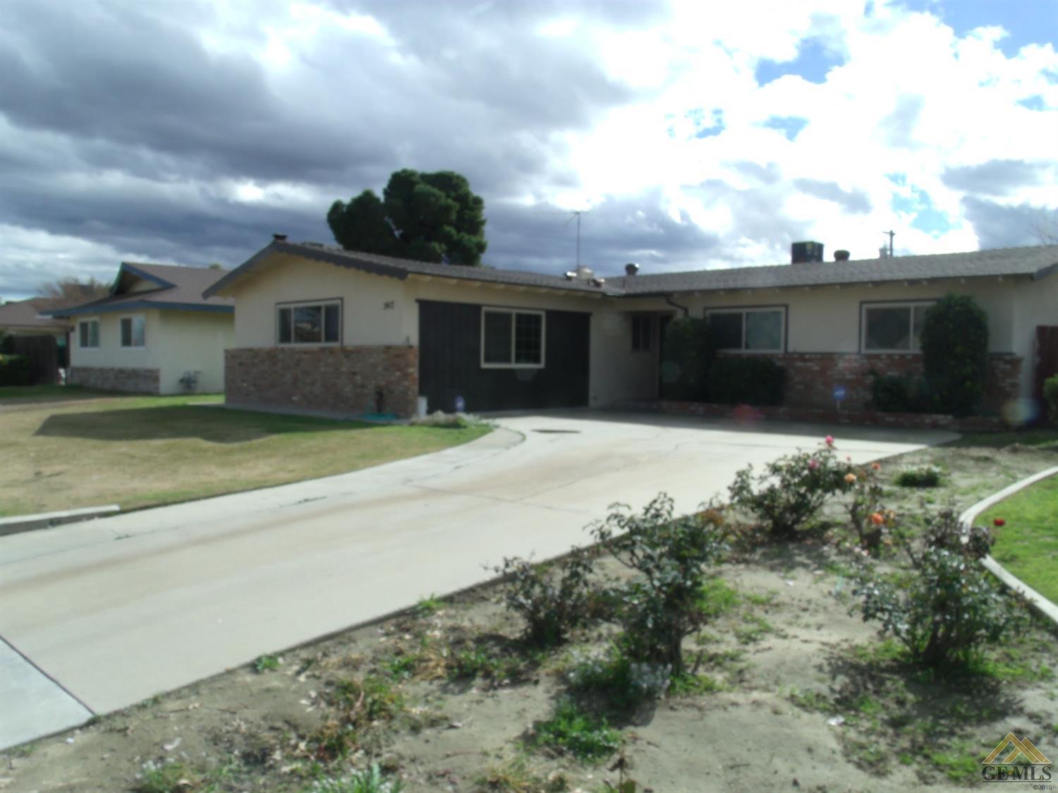 2417 7th St, Wasco, CA 93280 photo 1