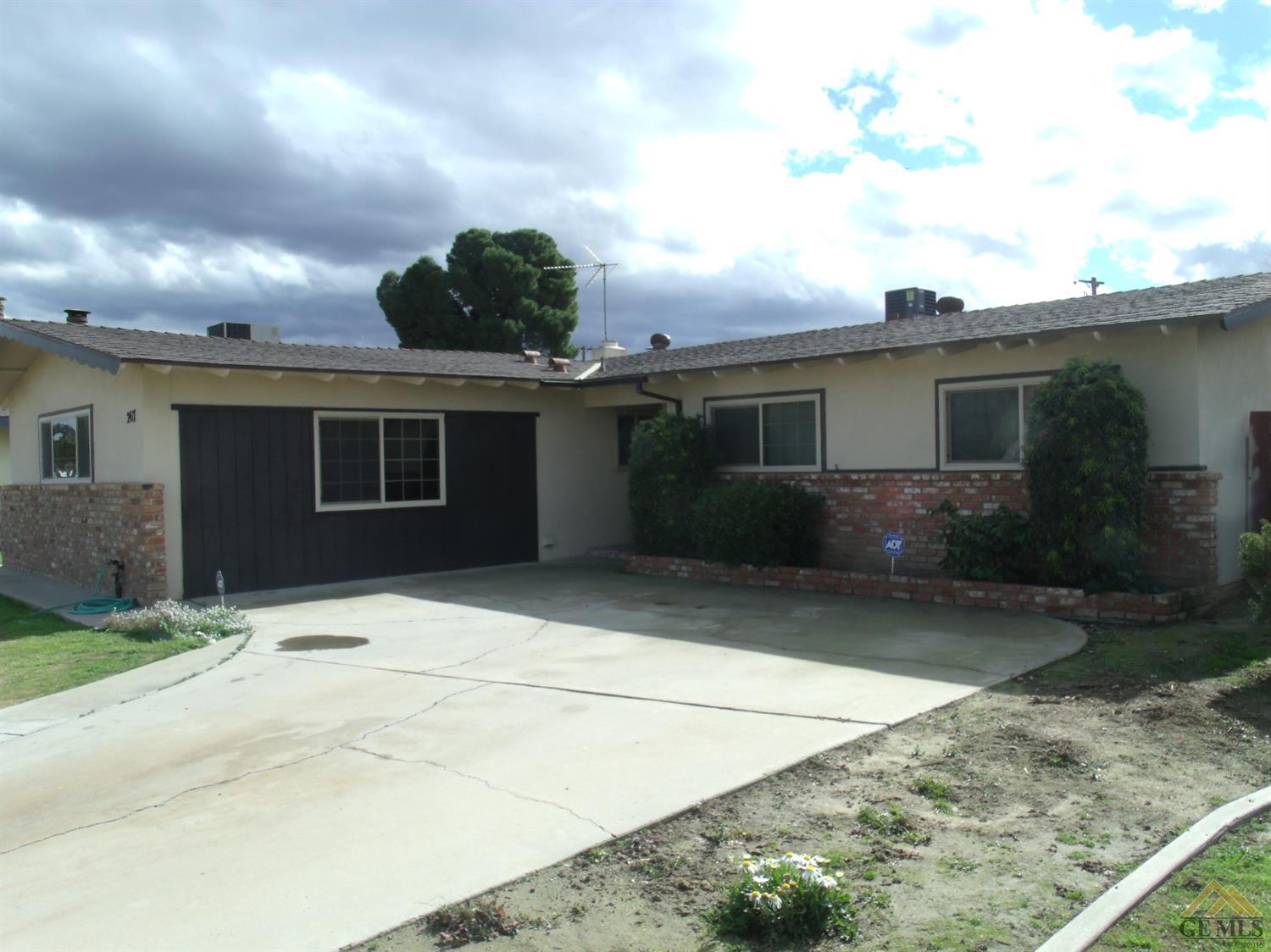 2417 7th St, Wasco, CA 93280 photo 3