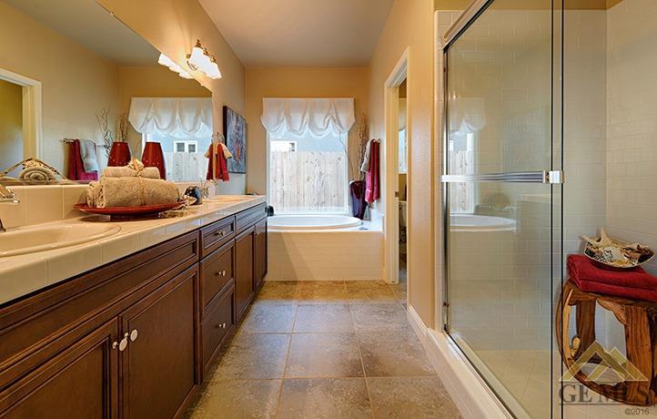 9529 Mountain Peak Ln, Shafter, CA 93263 photo 7