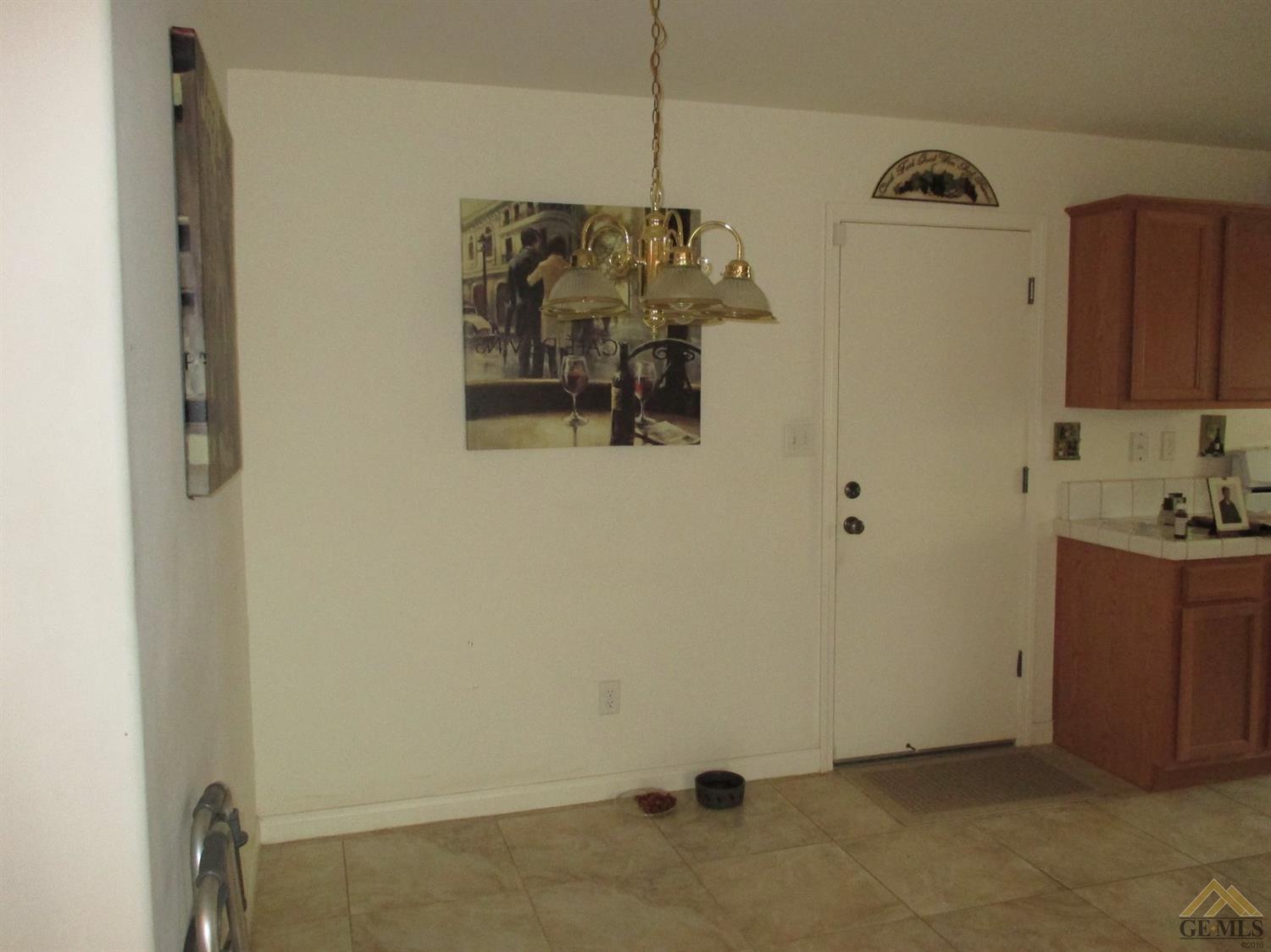 7215 Isla Mona Ct, Bakersfield, CA 93307 photo 3