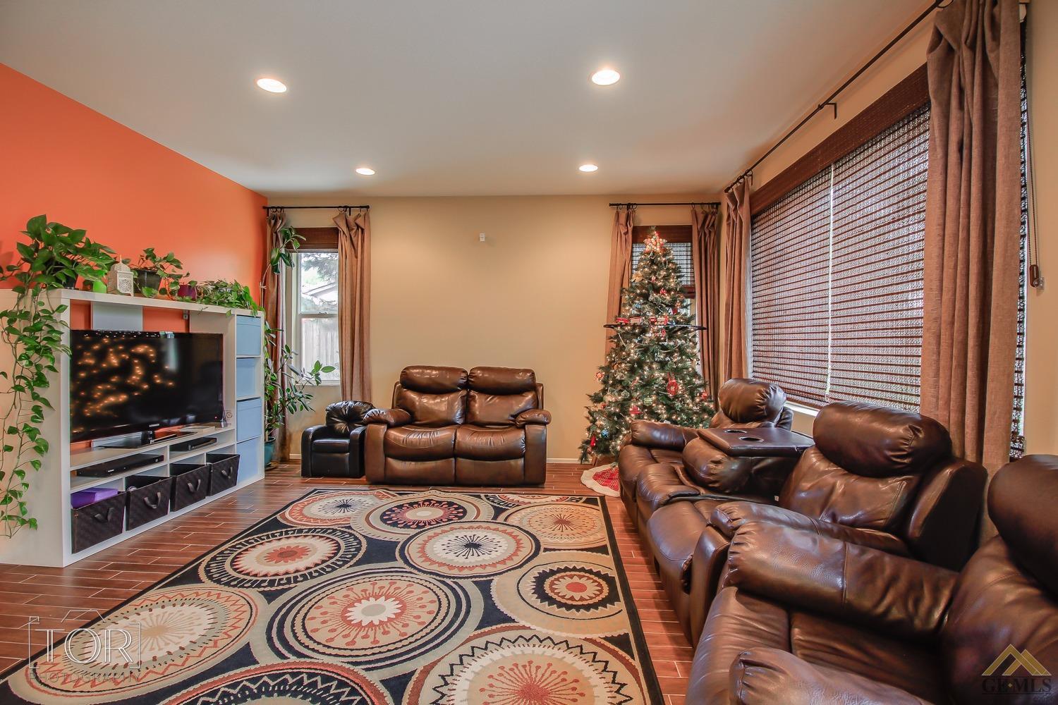4704 Basque St, Bakersfield, CA 93313 photo 13
