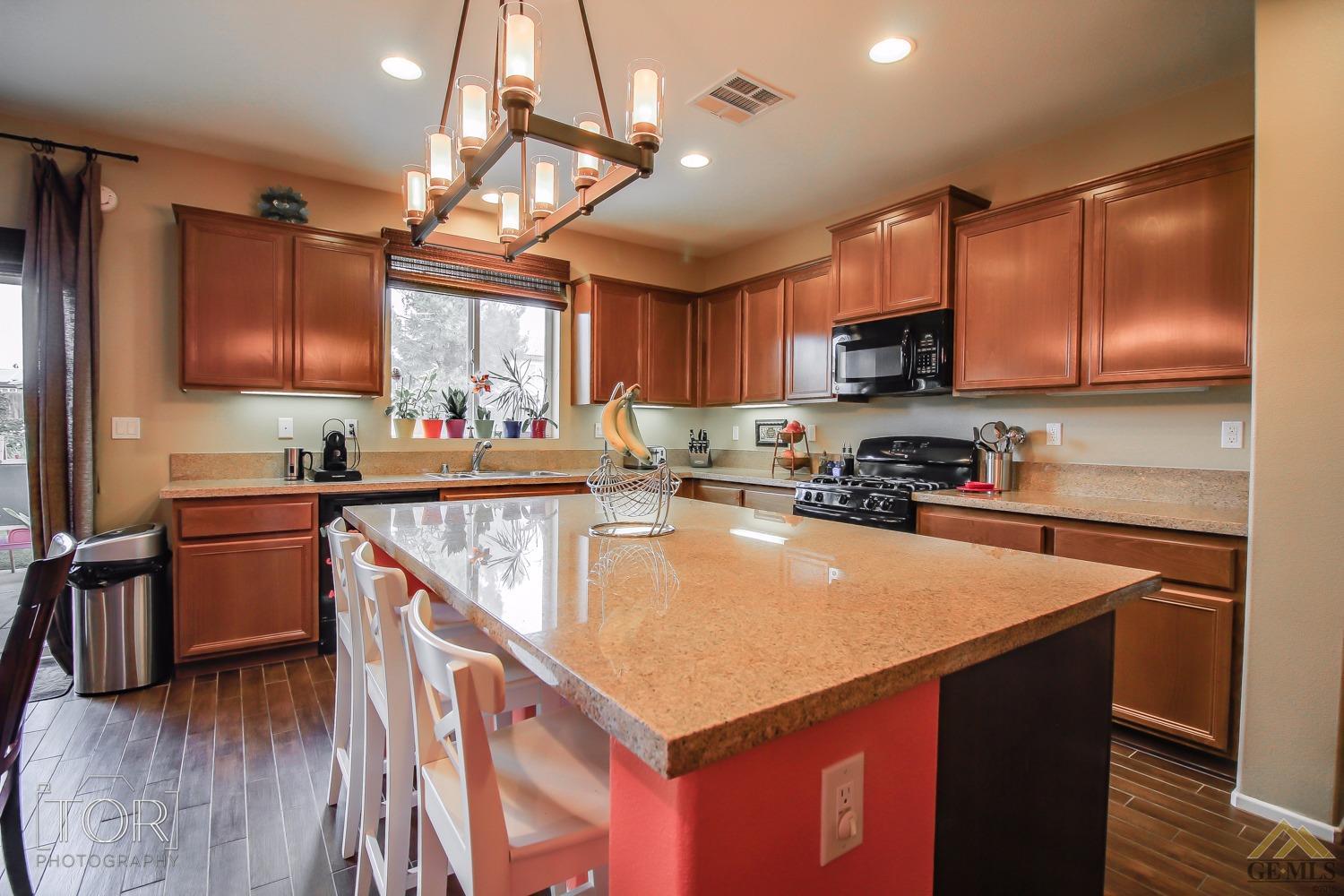 4704 Basque St, Bakersfield, CA 93313 photo 17