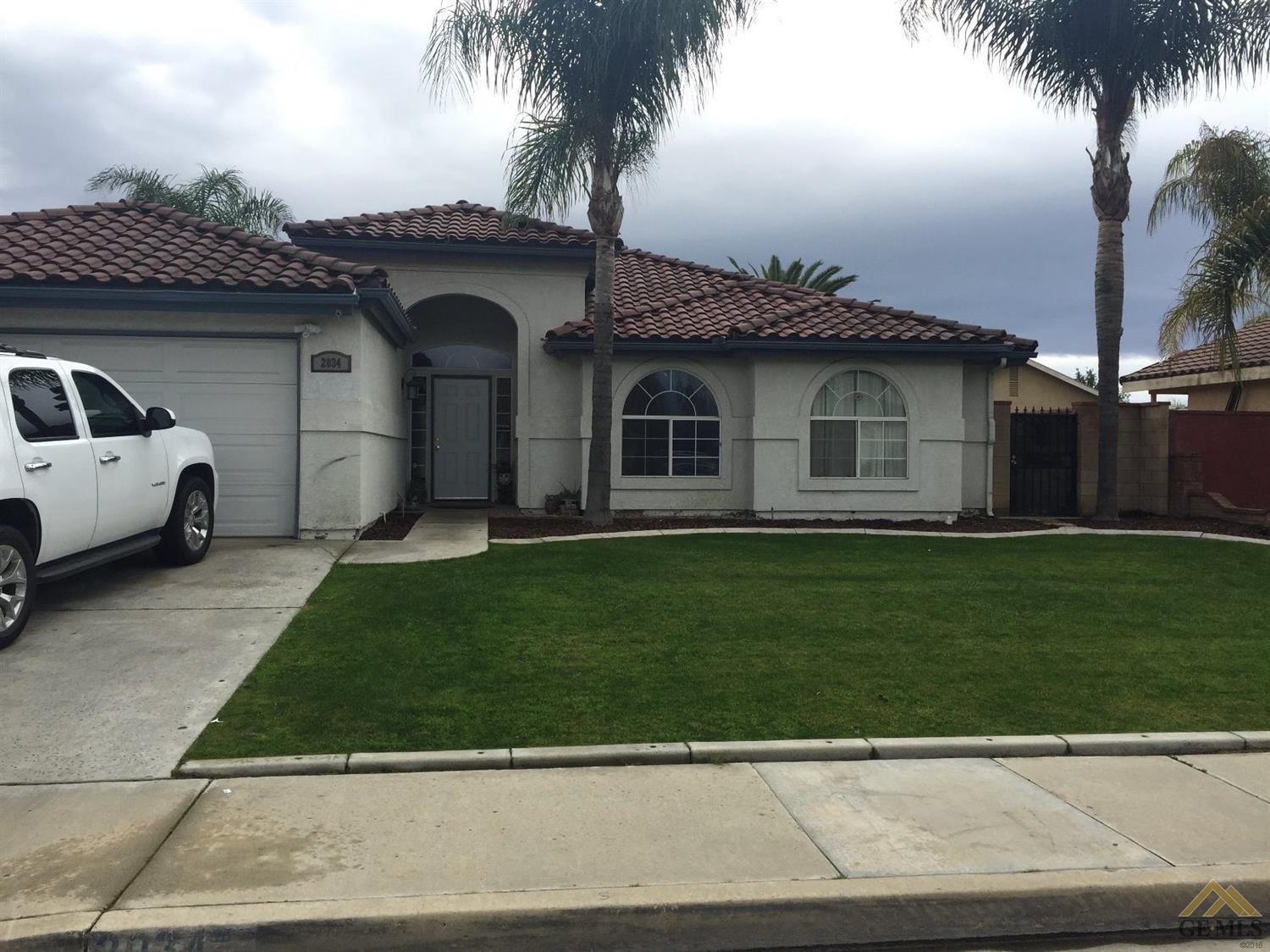 2034 5th Dr, Delano, CA 93215 photo 2