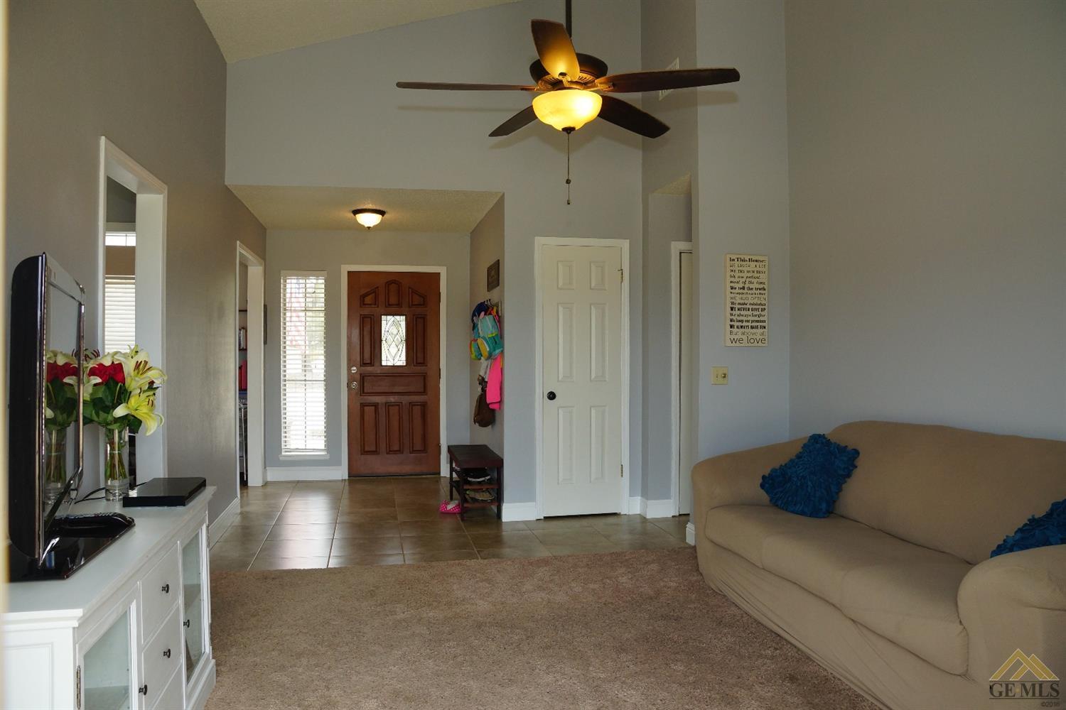27451 Hialeah Dr, Tehachapi, CA 93561 photo 3