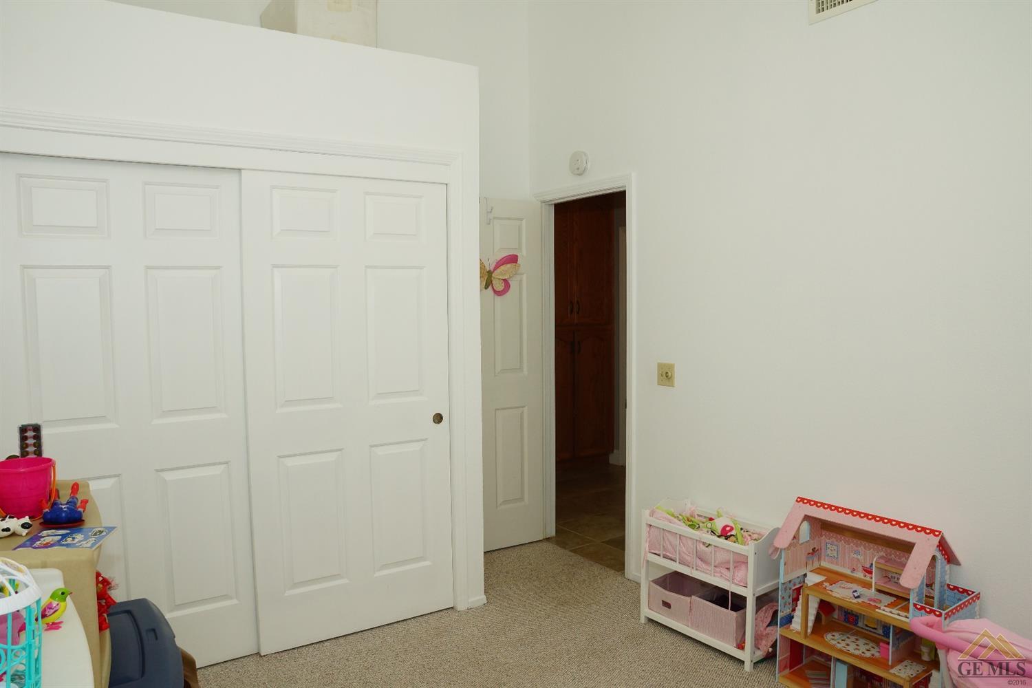 27451 Hialeah Dr, Tehachapi, CA 93561 photo 8
