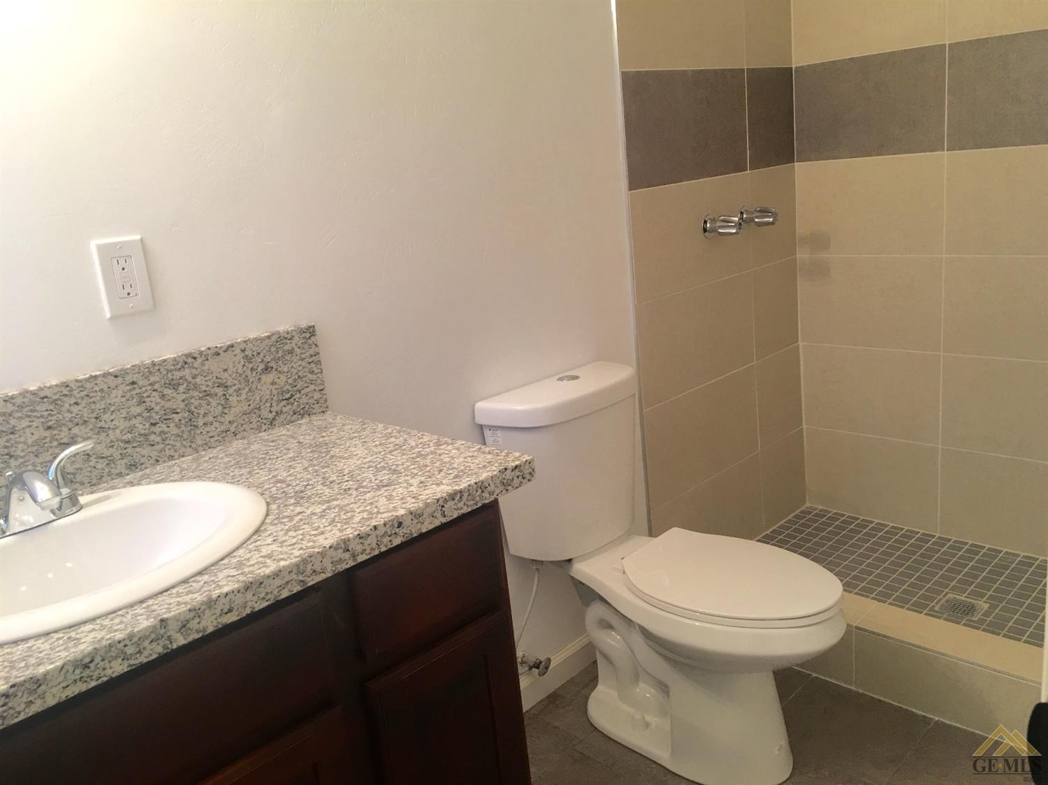 5717 Gary Pl, Bakersfield, CA 93307 photo 9