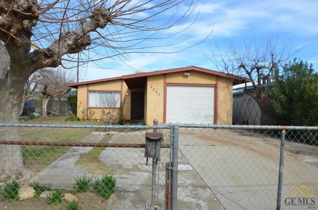 8900 Mark Ave, Lamont, CA 93241 photo 2