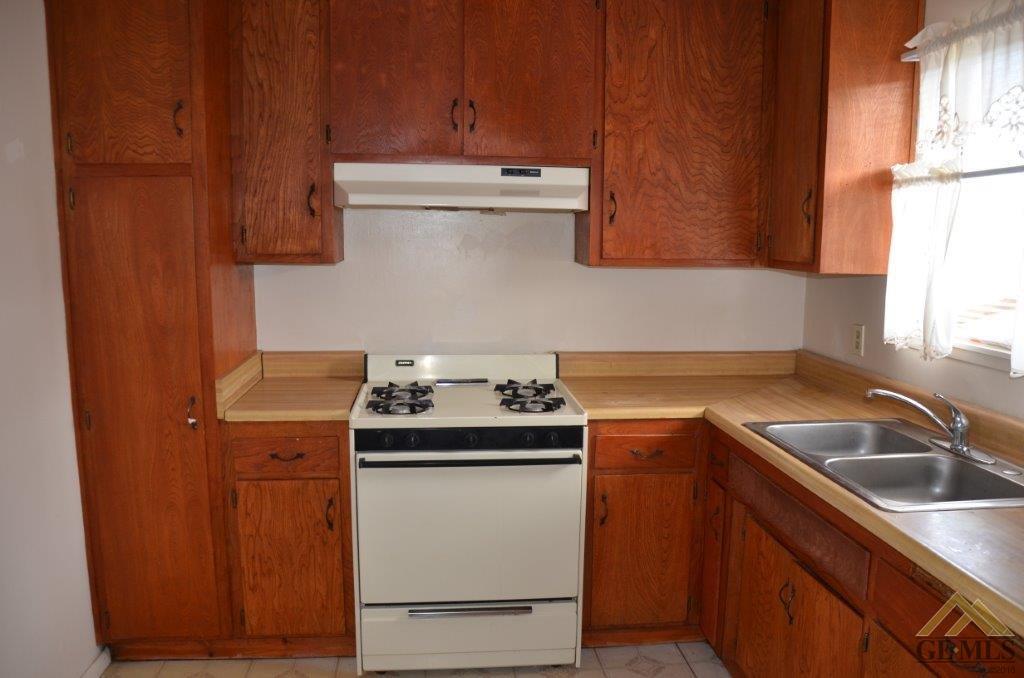 8900 Mark Ave, Lamont, CA 93241 photo 11