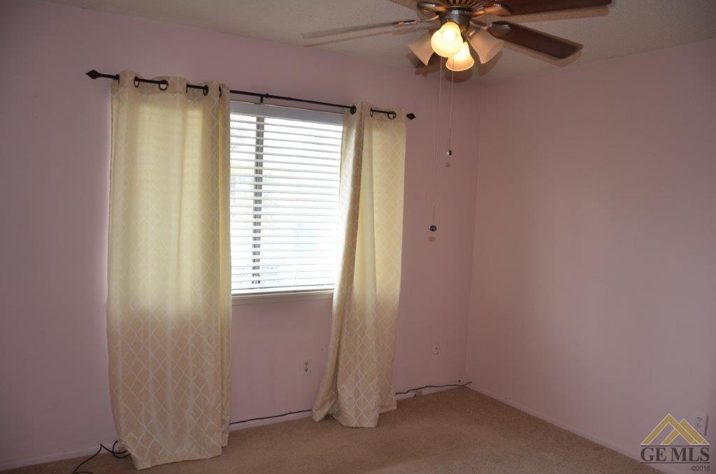 8900 Mark Ave, Lamont, CA 93241 photo 15