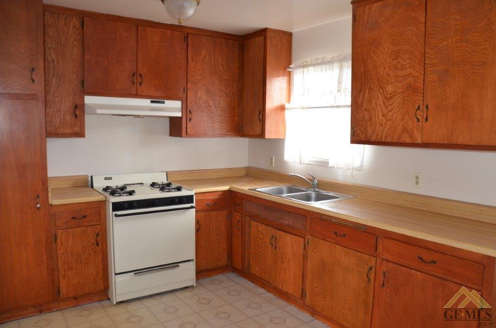 8900 Mark Ave, Lamont, CA 93241 photo 10