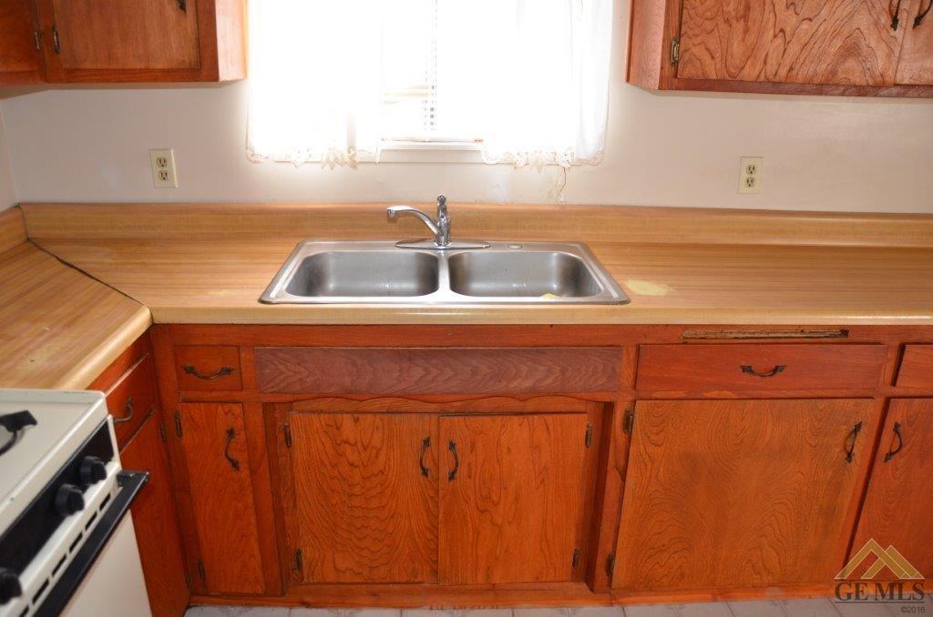 8900 Mark Ave, Lamont, CA 93241 photo 12