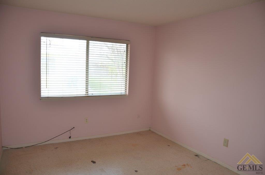 8900 Mark Ave, Lamont, CA 93241 photo 17