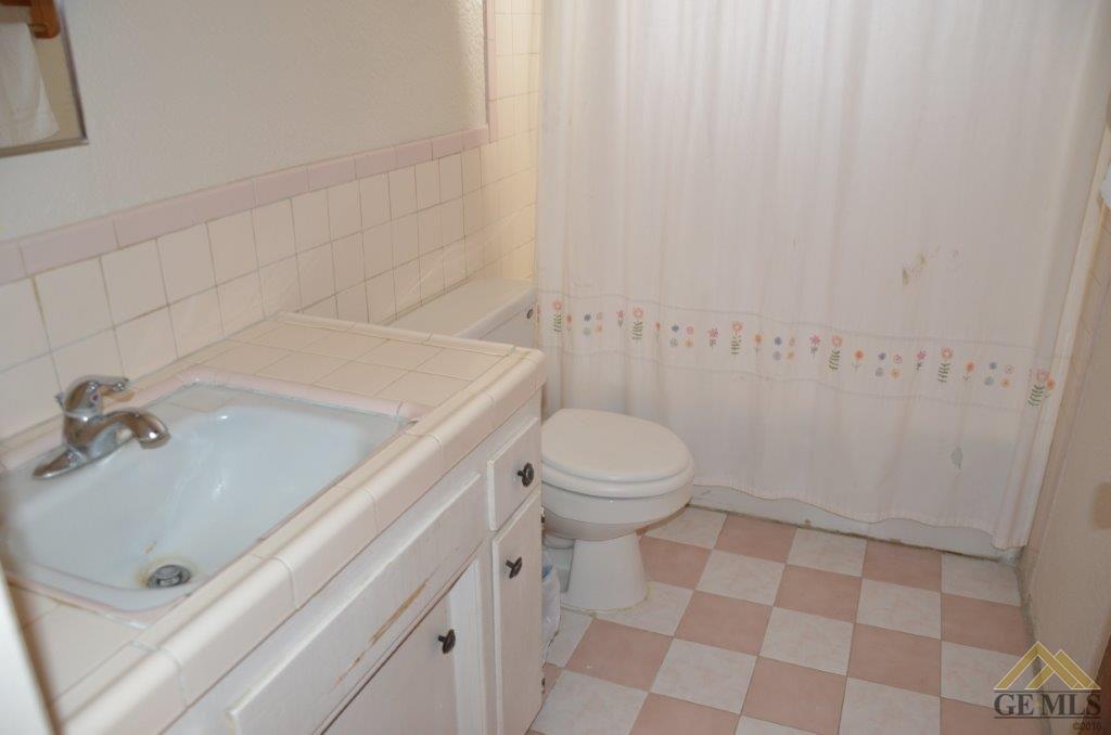8900 Mark Ave, Lamont, CA 93241 photo 18
