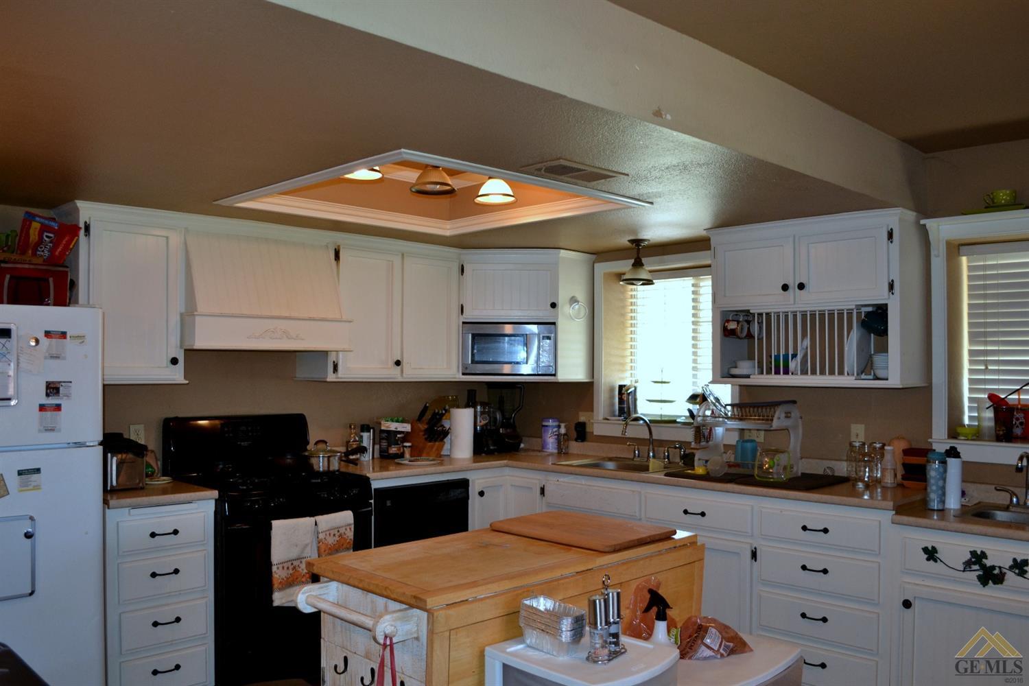 20421 El Porto Ct, Tehachapi, CA 93561 photo 2