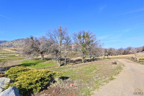 20840 Oak St, Tehachapi, CA 93561 photo 4