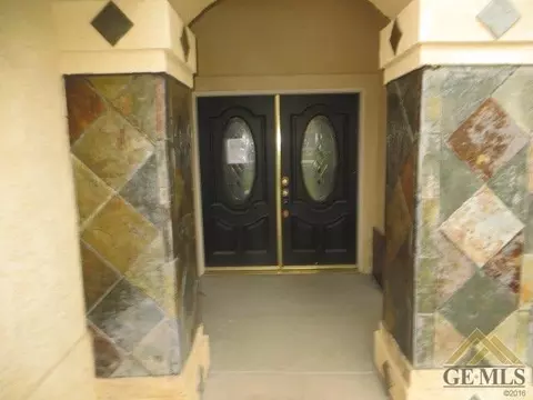 11342 Stroke Cutters Dr, Taft, CA 93268 photo 3