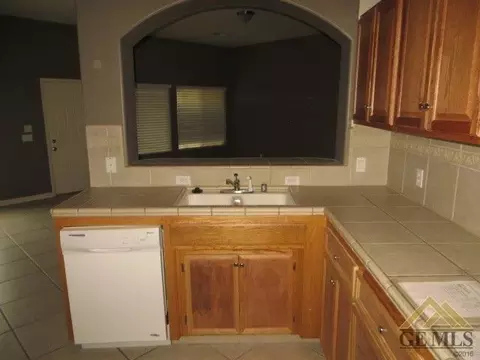 11342 Stroke Cutters Dr, Taft, CA 93268 photo 8