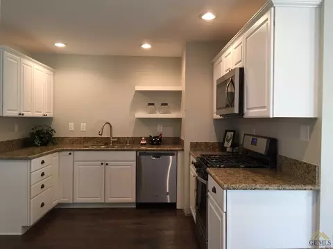 604 Buchanan St, Taft, CA 93268 photo 4