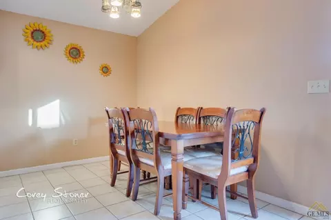 521 E St, Taft, CA 93268 photo 9
