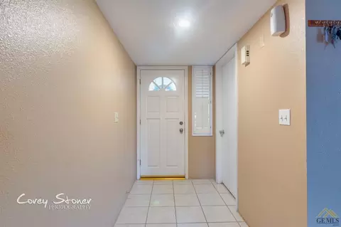 521 E St, Taft, CA 93268 photo 3