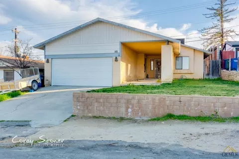 521 E St, Taft, CA 93268 photo 1