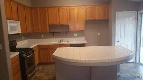 11705 Copernicus Ave, Bakersfield, CA 93312 photo 7