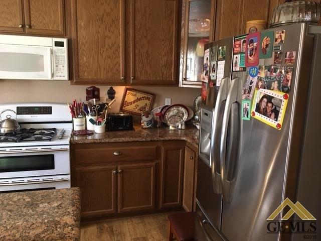 28050 Stallion Springs Dr, Tehachapi, CA 93561 photo 4