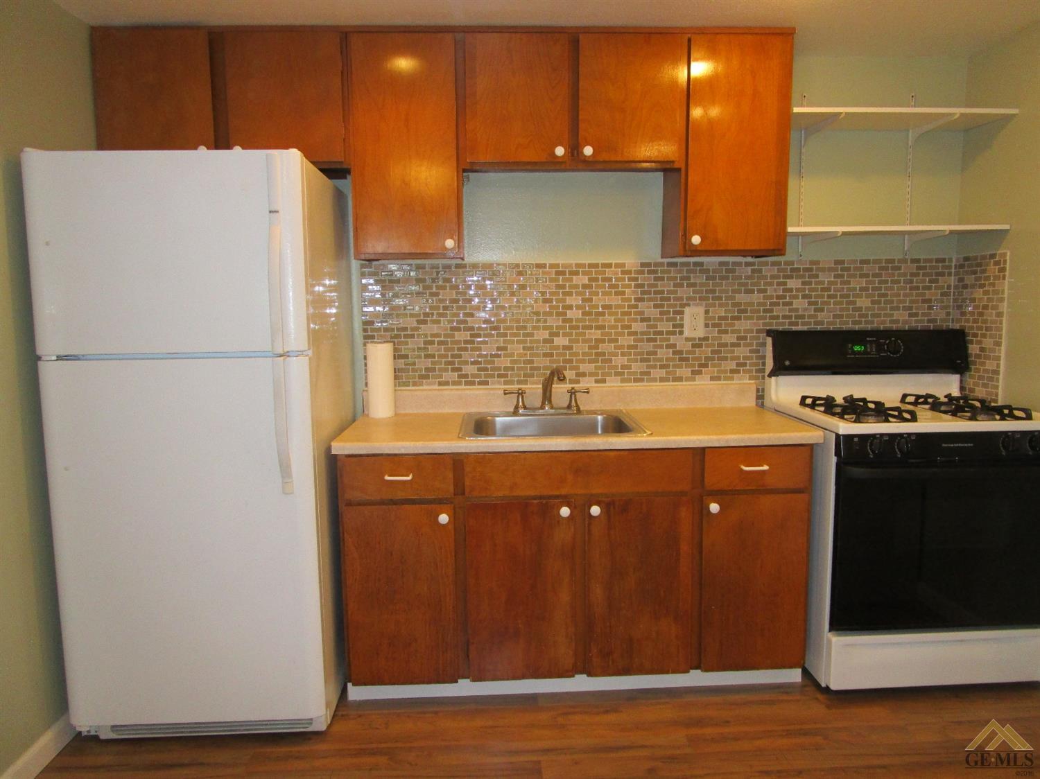 27540 Maple St, Taft, CA 93268 photo 2