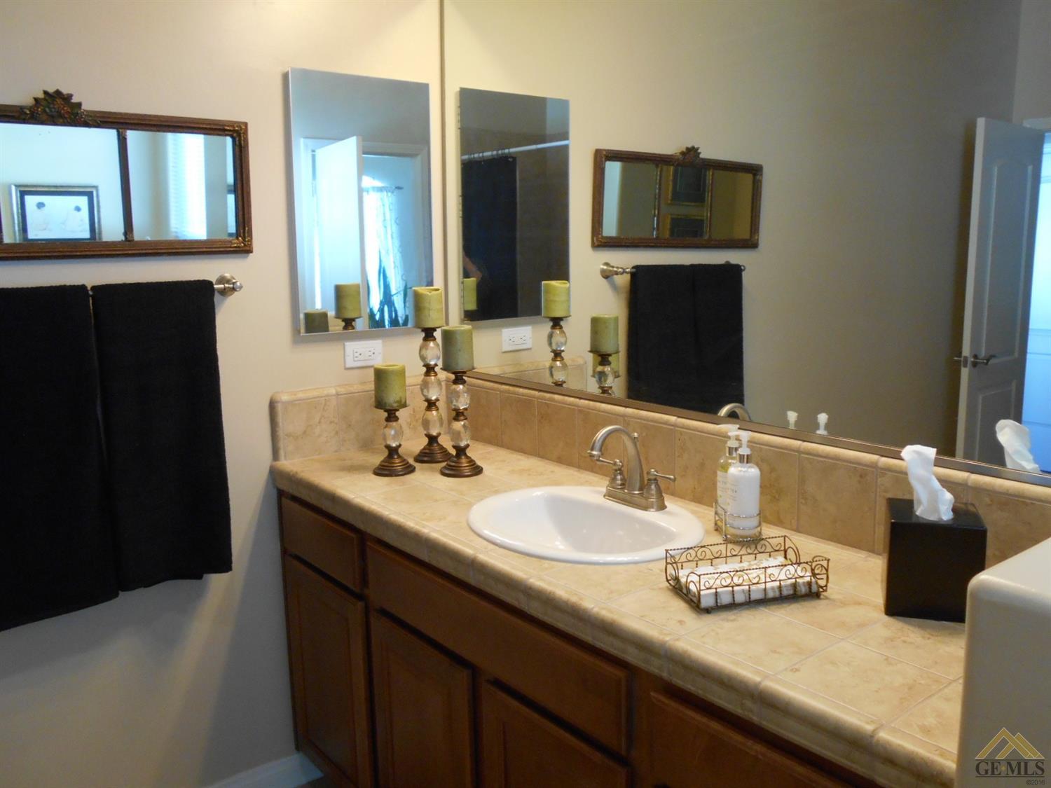 119 Mabel Thorp Dr, Bakersfield, CA 93312 photo 5