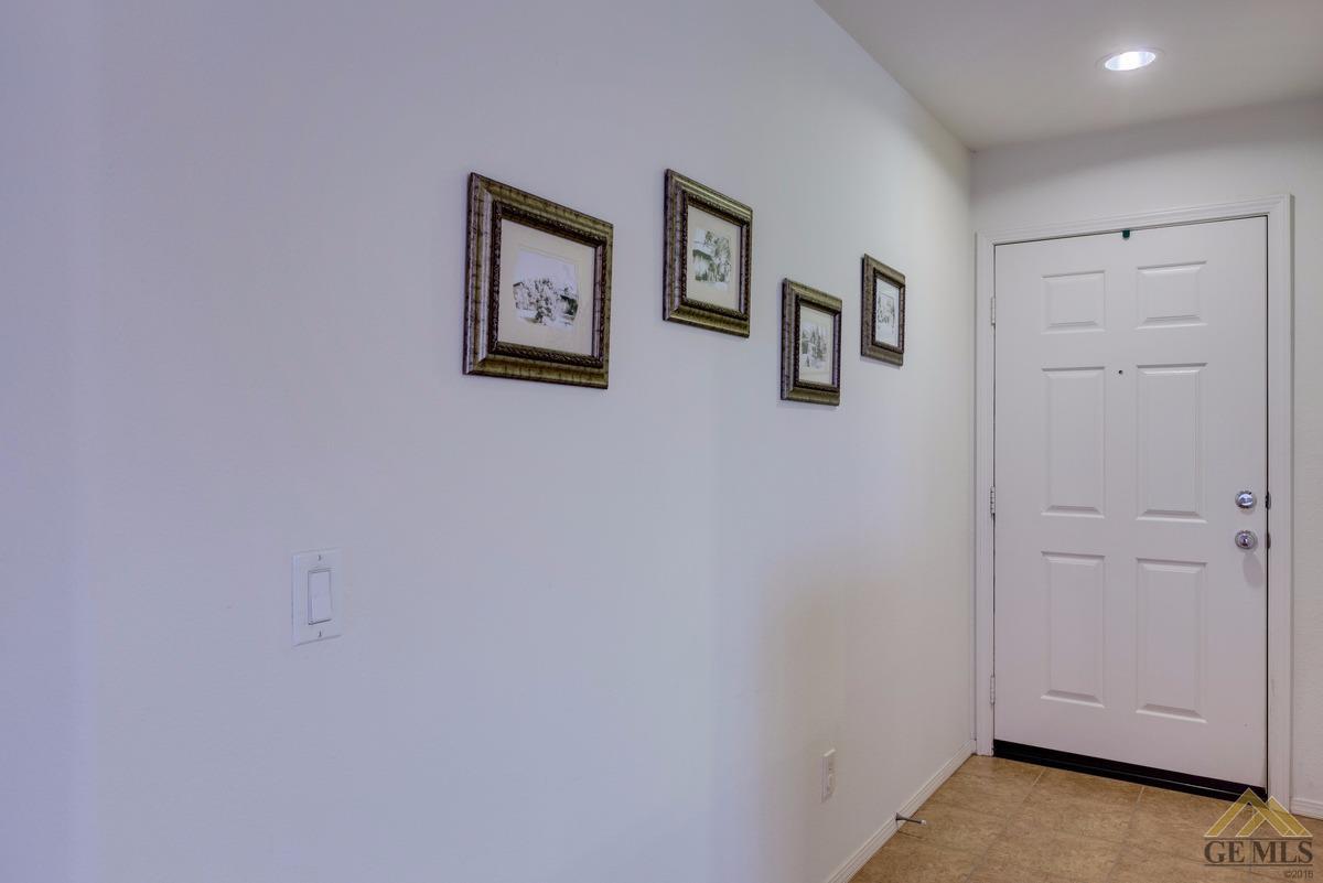 916 Cathy Ln, Tehachapi, CA 93561 photo 4