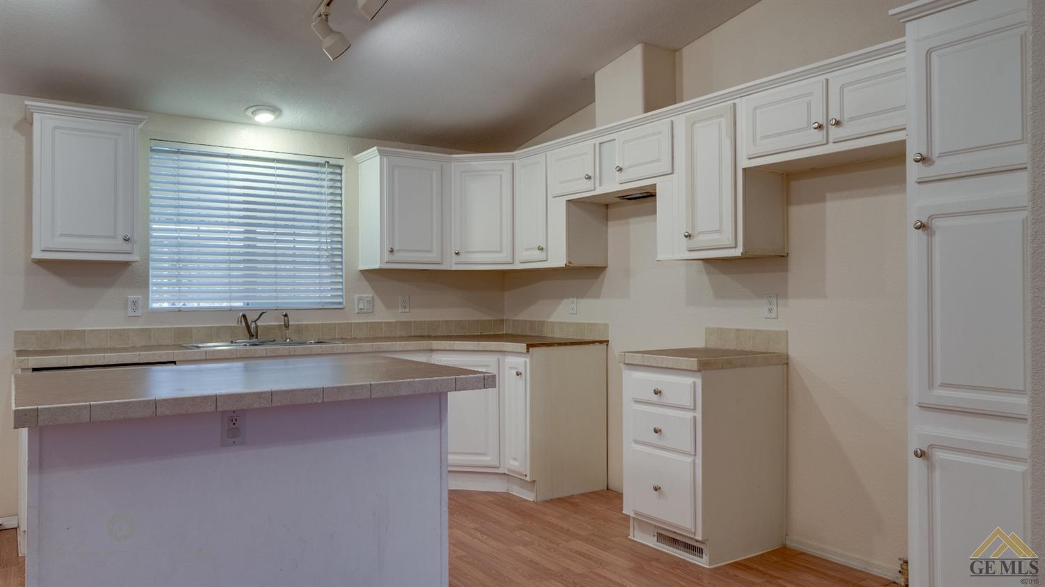 1601 Poso Dr #75, Wasco, CA 93280 photo 5