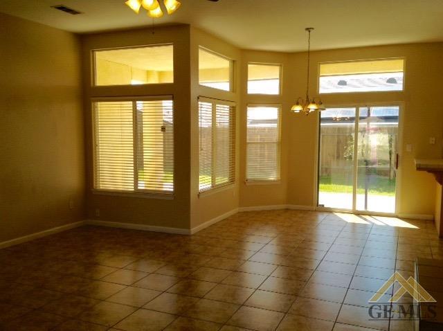 3811 Mount Celeste Ct, Bakersfield, CA 93313 photo 4
