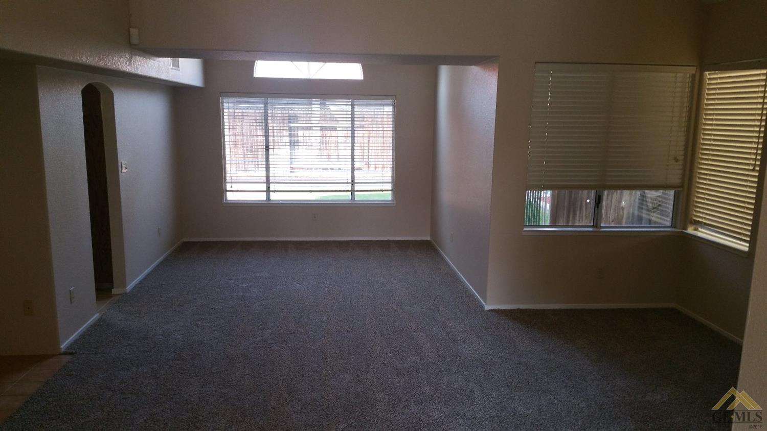 8708 Willow Springs Ct, Bakersfield, CA 93312 photo 2