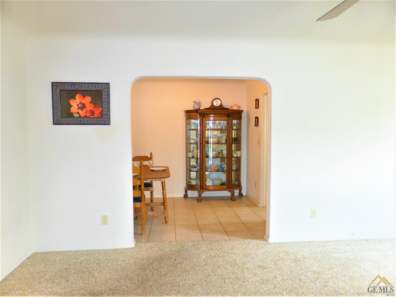 106 Buchanan St, Taft, CA 93268 photo 4