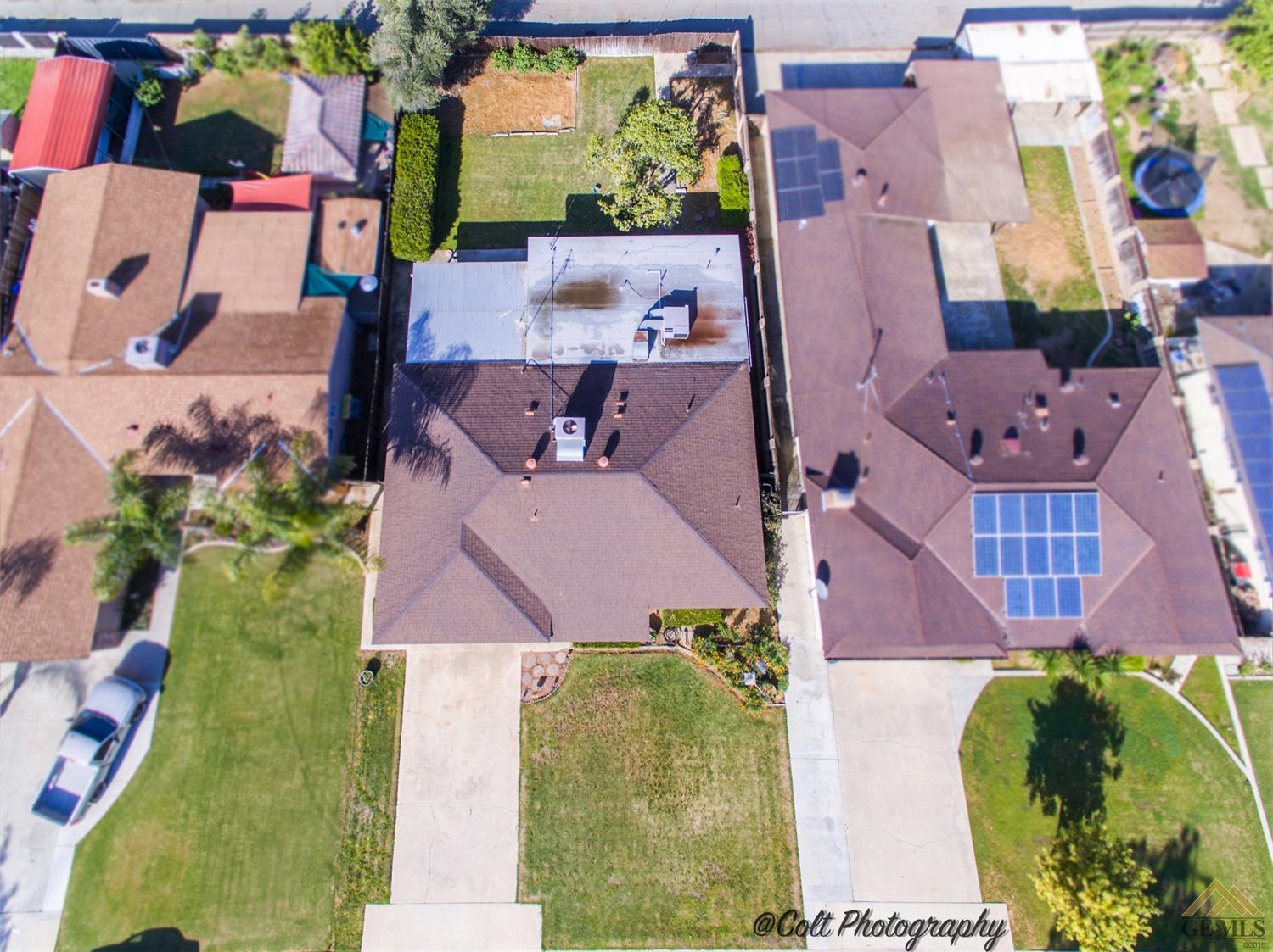 335 Pine St, Shafter, CA 93263 photo 2