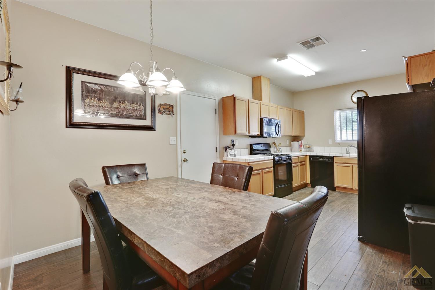 2336 Corte Sanchez, Delano, CA 93215 photo 6