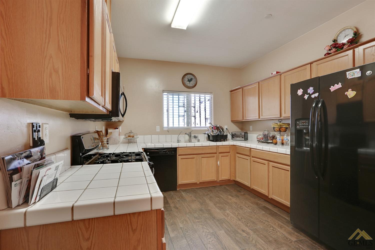 2336 Corte Sanchez, Delano, CA 93215 photo 7