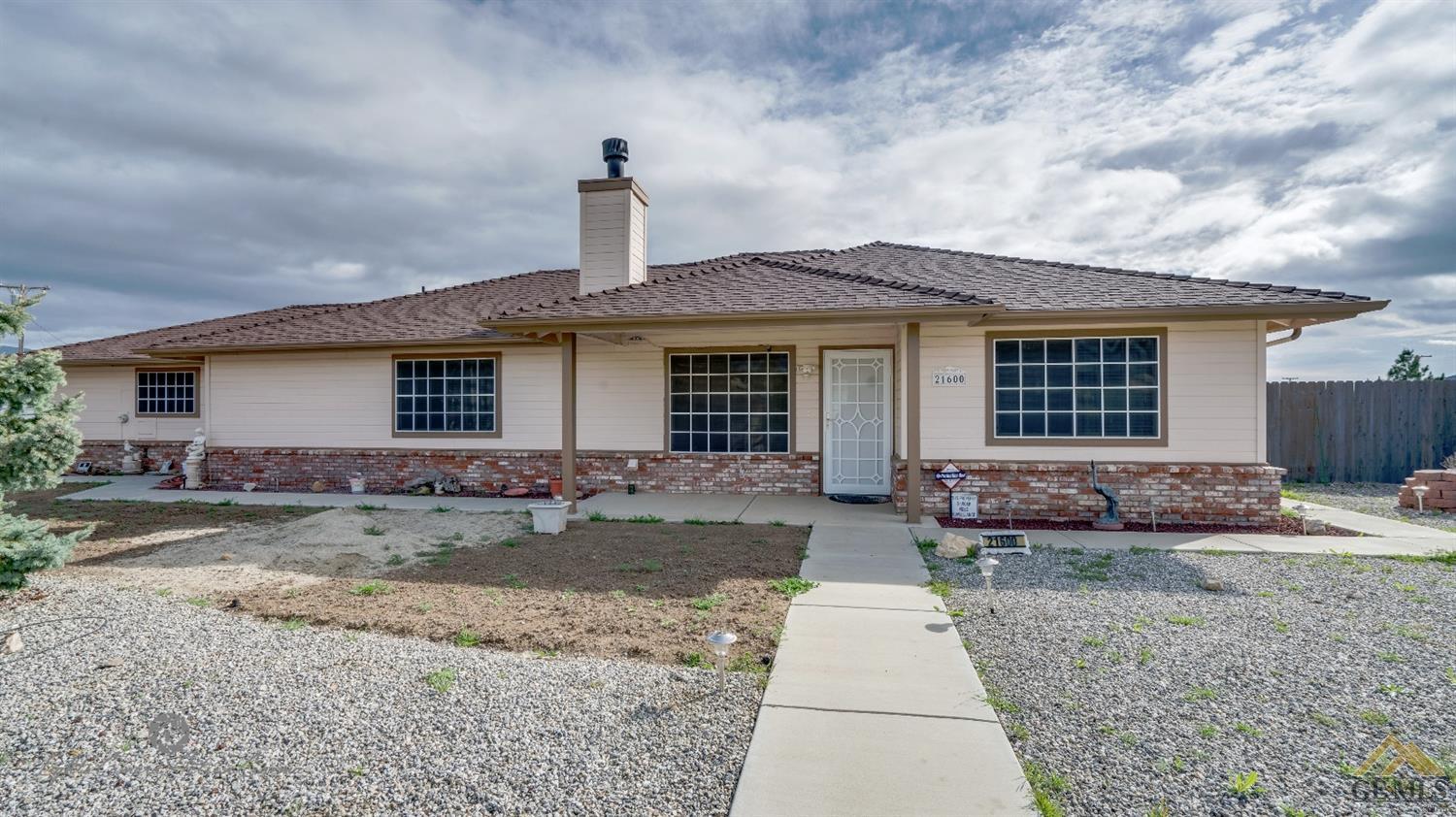 21600 Ginger Ct, Tehachapi, CA 93561 photo 1