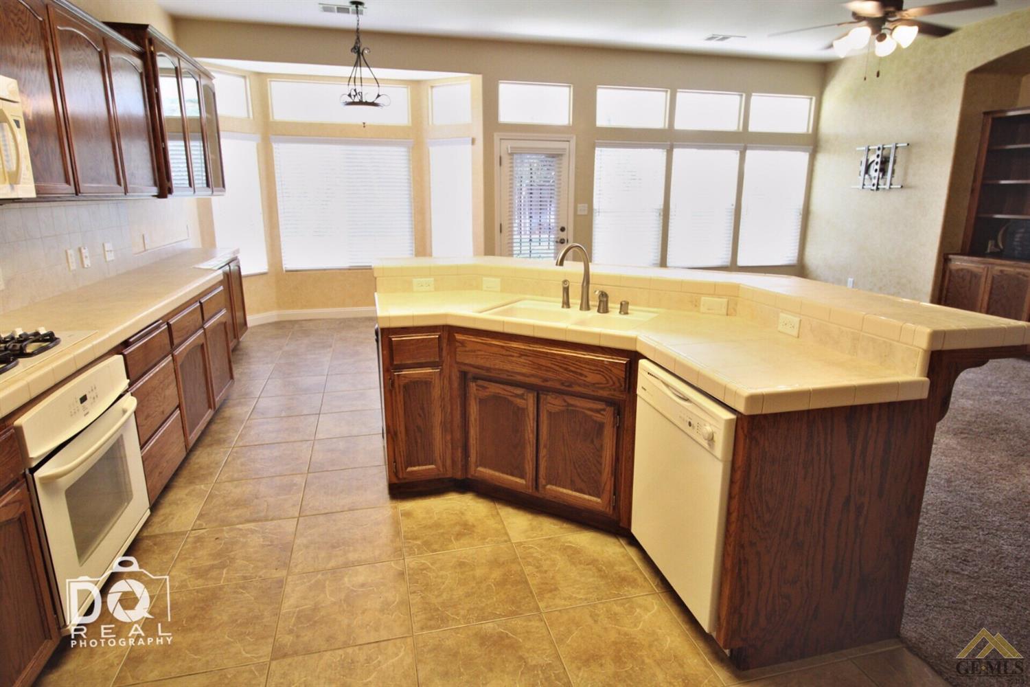 836 Pheasant Run Dr, Shafter, CA 93263 photo 10