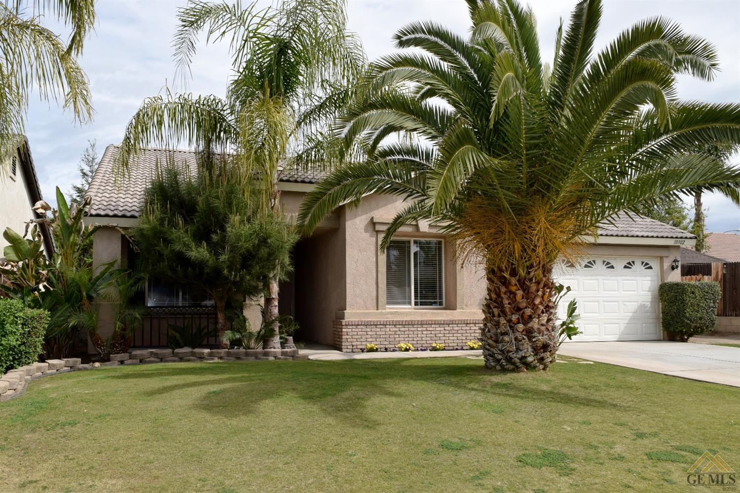 10302 Starlight Peak Dr, Bakersfield, CA 93311 photo 2