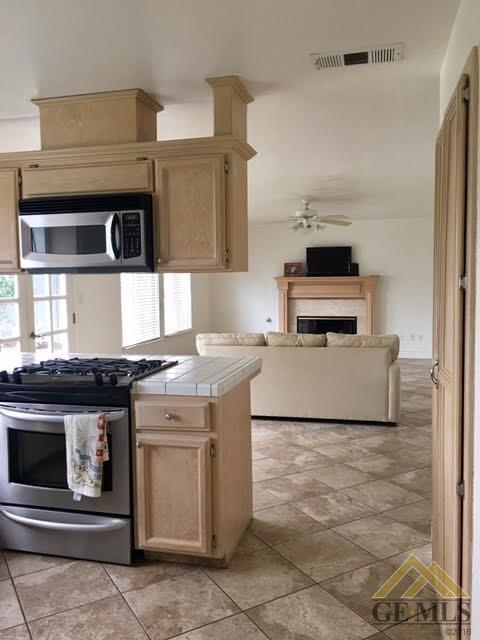 1901 5th Dr, Delano, CA 93215 photo 5