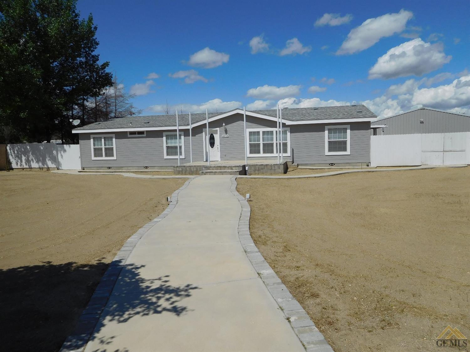 28156 Chaparral Ave, Taft, CA 93268 photo 2
