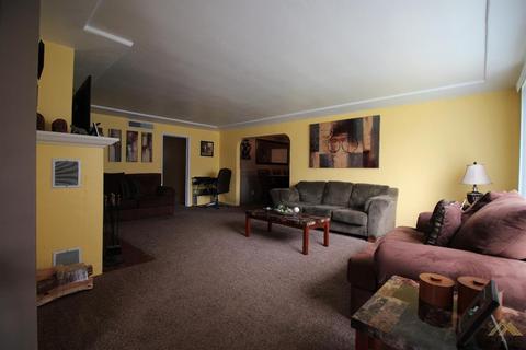 1126 Baldwin Rd, Bakersfield, CA 93304 photo 2
