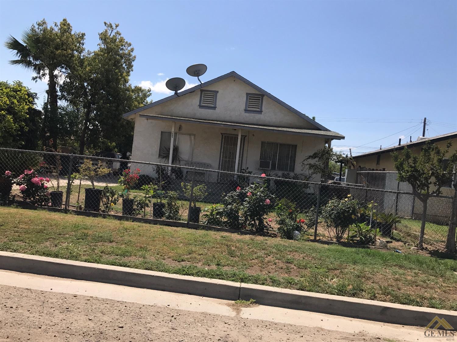 7805 Phillips St, Lamont, CA 93241 photo 2