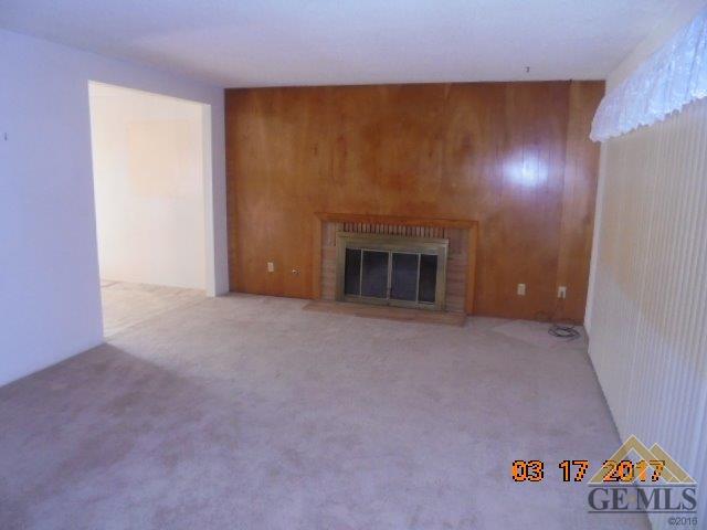 2231 9th St, Wasco, CA 93280 photo 4